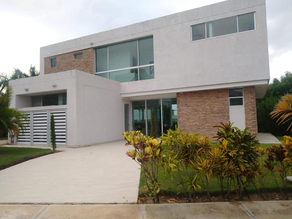 Casa en juan de acosta