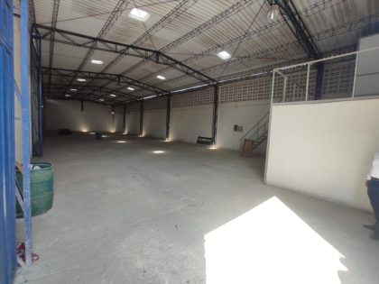 Bodega en circunvalar