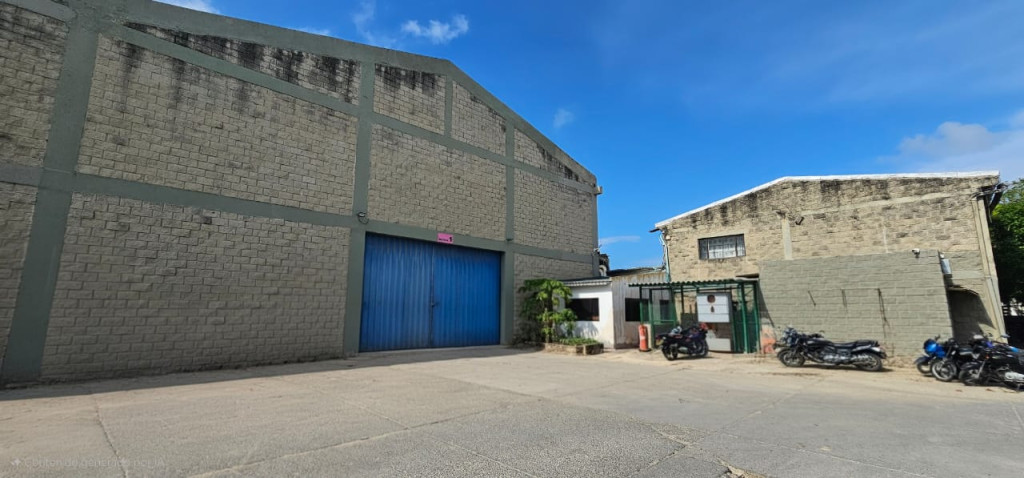 Bodega en Via 40